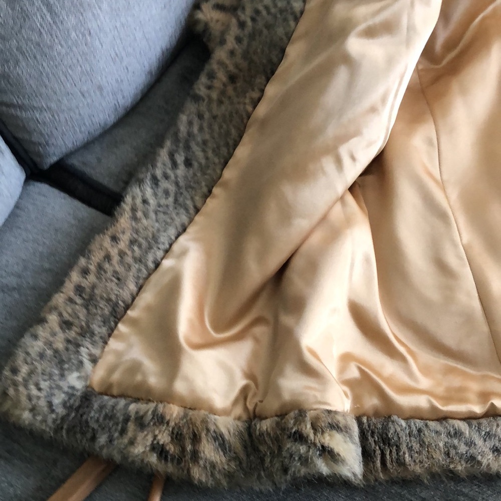 Authentic Saint John Plush Winter Coat - Picture 4 of 7